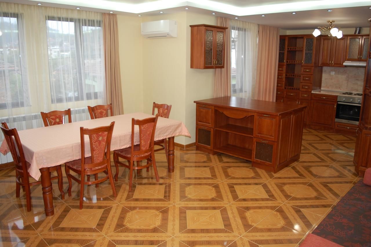 Гостевой дом Mutafova House Трявна