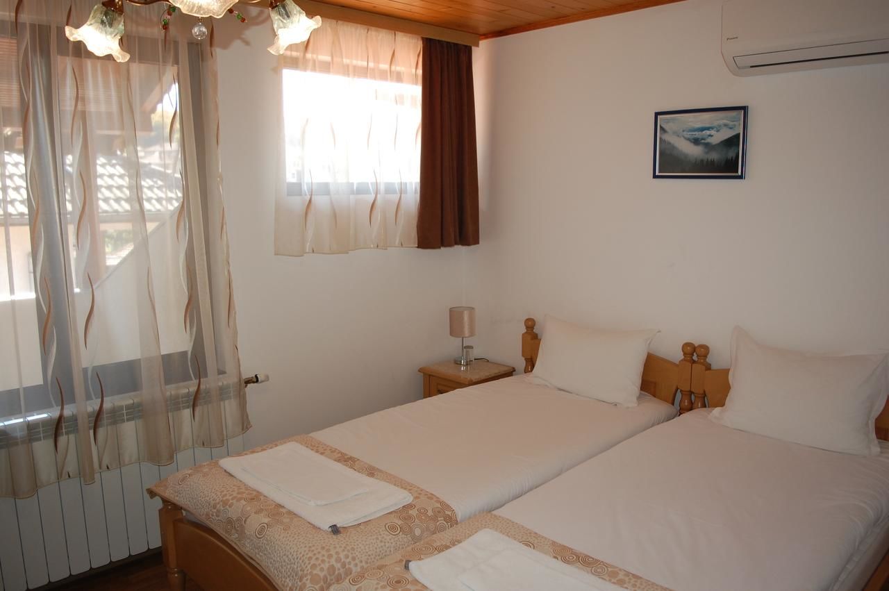 Гостевой дом Mutafova House Трявна