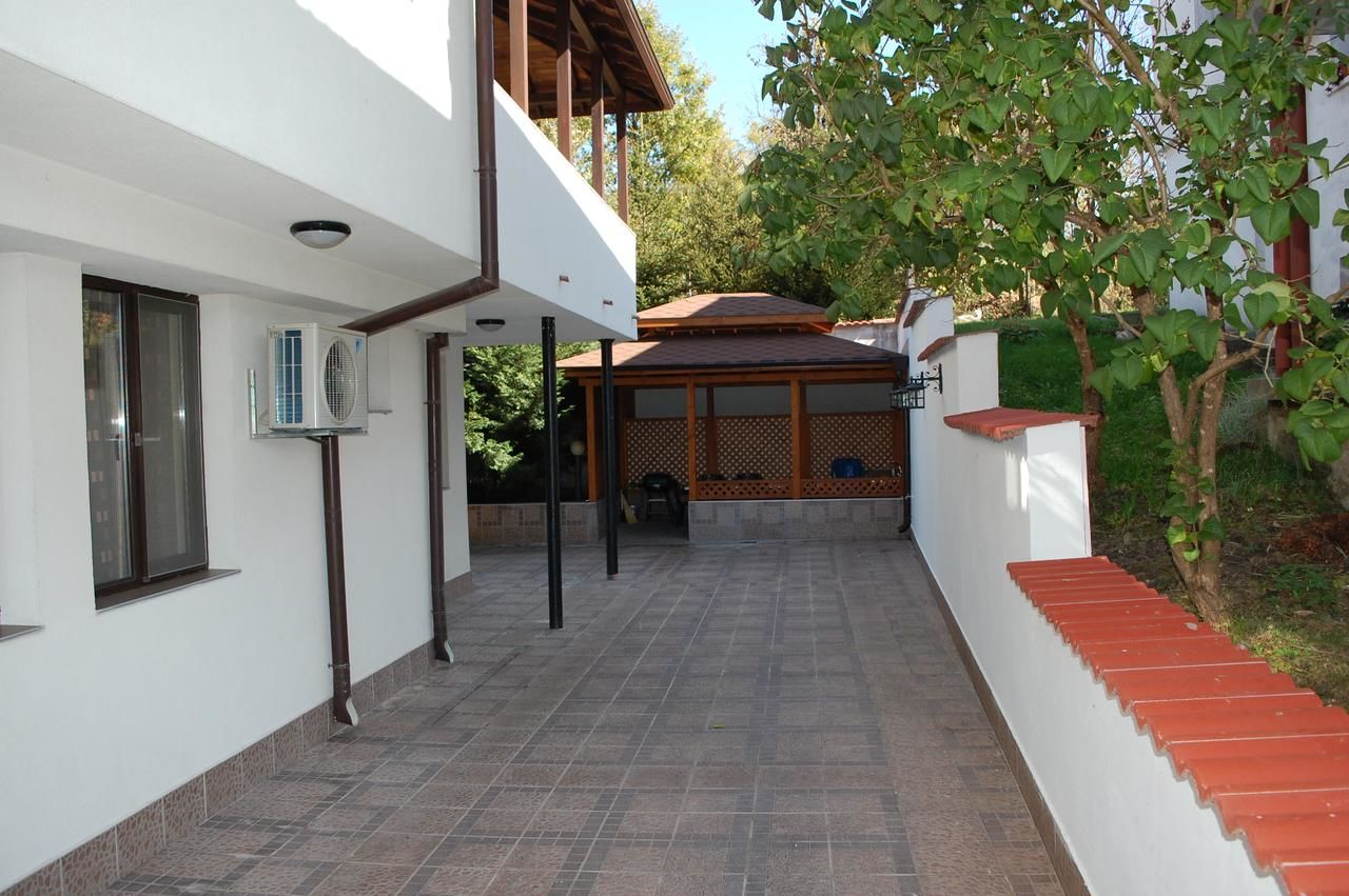 Гостевой дом Mutafova House Трявна-8